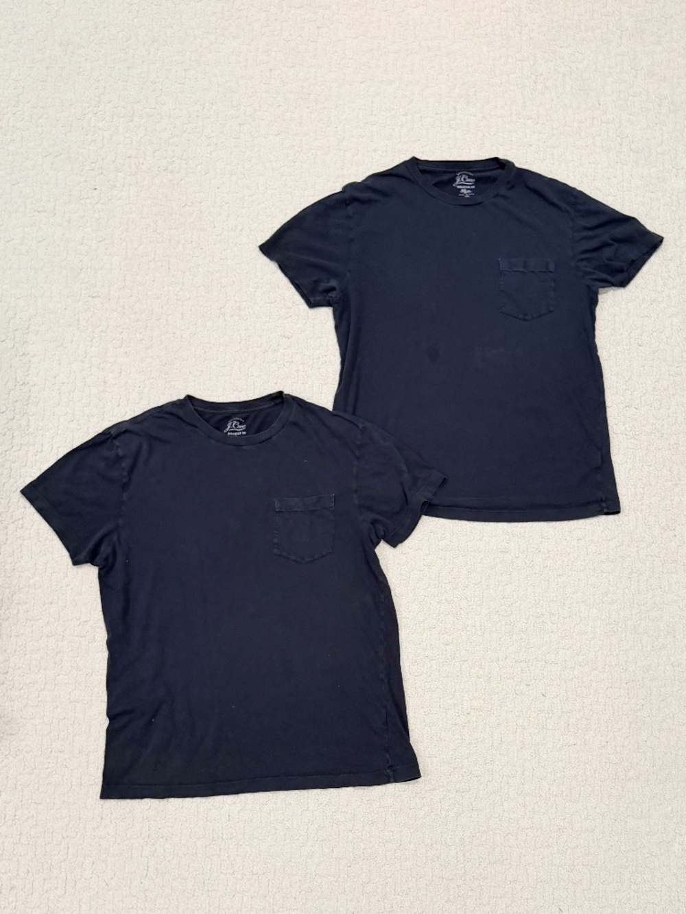 2 Men’s J.Crew Navy Broken-In Pocket Tees Size Medium Slim